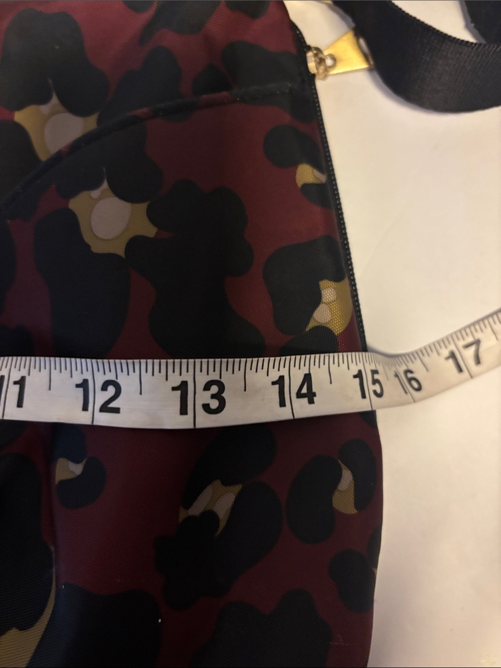 BAGGALLINI BRAND NYLON BAG MAROON BLACK TAN CAMOUFLAGE PATTERN GOLD HARDWARE - Picture 14 of 15